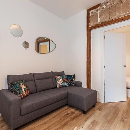 Bnbholder Friendly La Latina Apartment Madrid Exterior foto