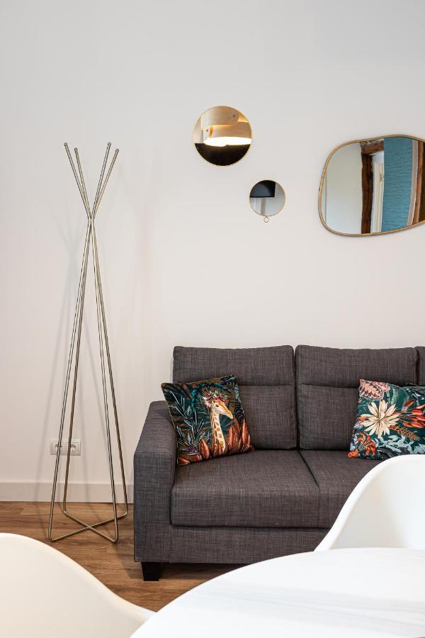 Bnbholder Friendly La Latina Apartment Madrid Exterior foto