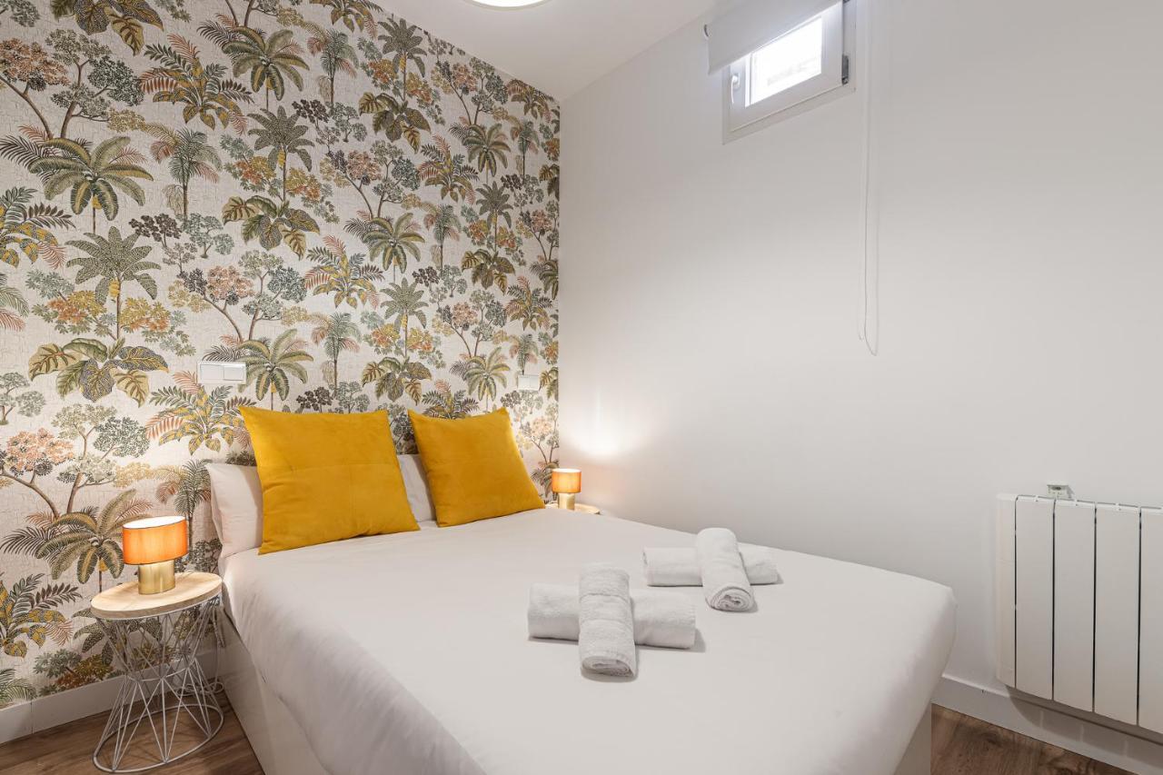 Bnbholder Friendly La Latina Apartment Madrid Exterior foto
